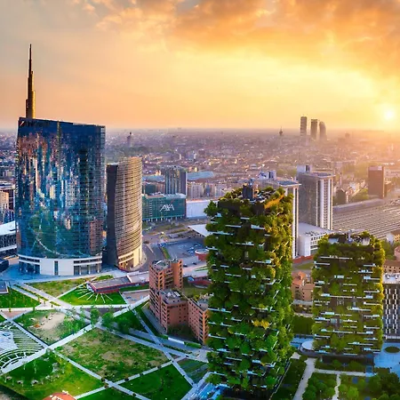Near Duomo - Free Parking -terrace - Metro - Ac 아파트