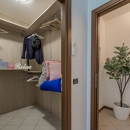 Lejlighed Near Duomo - Free Parking -terrace - Metro - Ac Milano