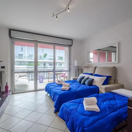 Near Duomo - Free Parking -terrace - Metro - Ac Lejlighed Milano